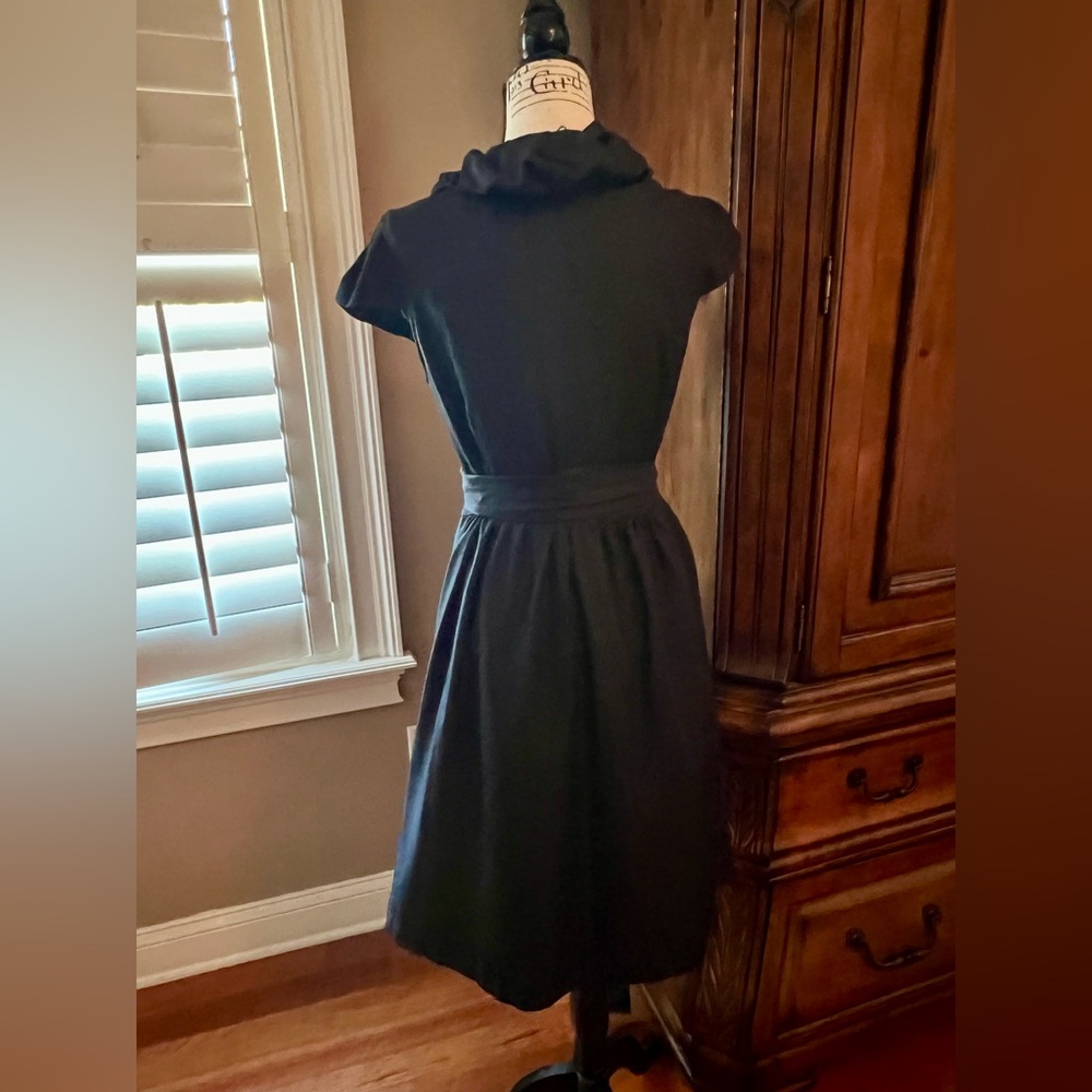 Elegant Black Wrap Dress 👗 - Picture 6 of 7